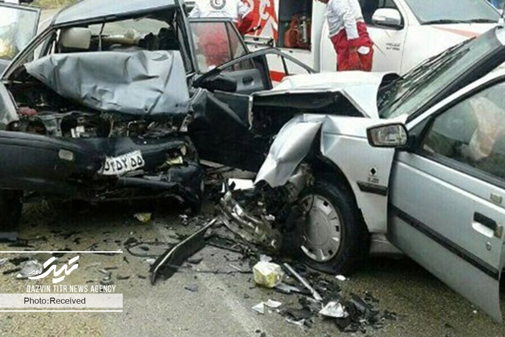 3 کشته و 24 مصدوم بر اثر تصادف 5 خودرو در اتوبان قزوین-زنجان 