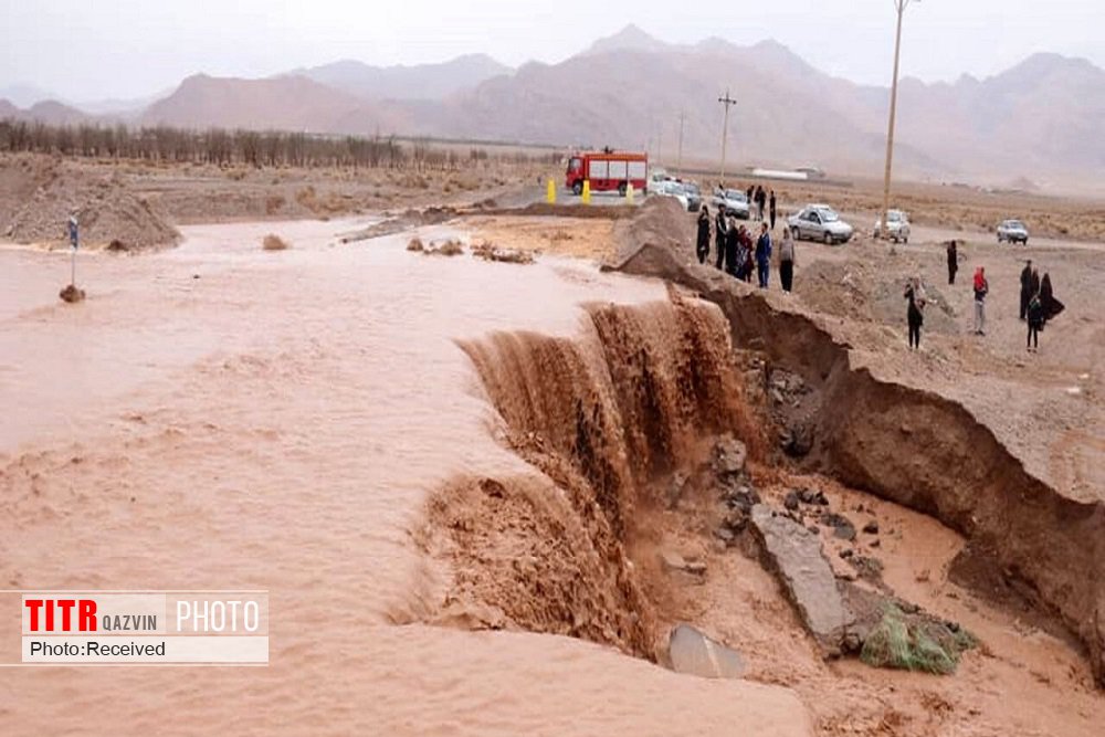 برخی زیرساخت‌های شهرستان بوئین زهرا بر اثر سیل خسارت دید
