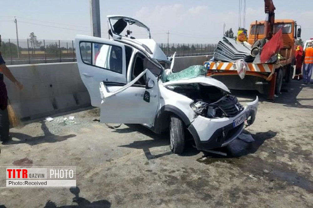 یک کشته و 6 مجروح بر اثر برخورد 2 دستگاه سواری در قزوین