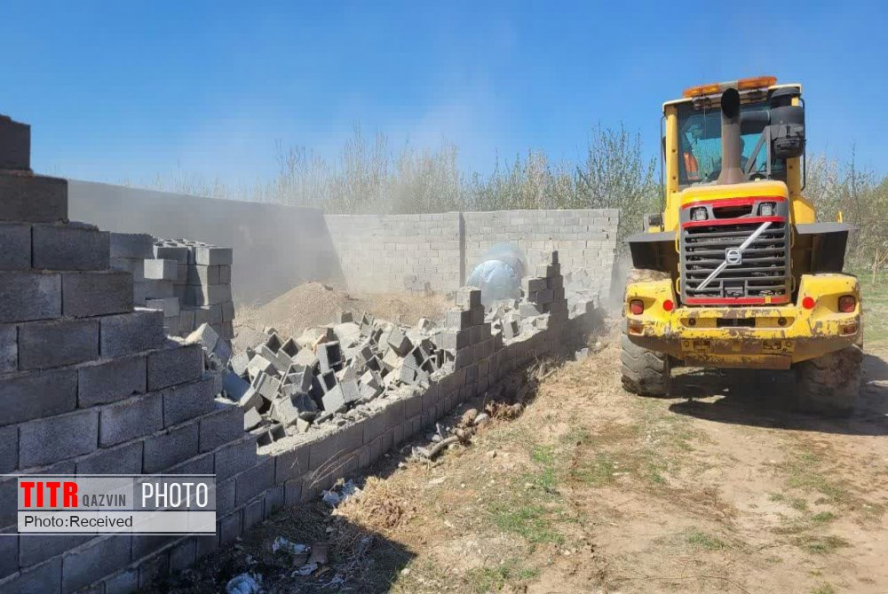 تخریب 16 بنای غیرمجاز در اراضی کشاورزی شهرستان قزوین