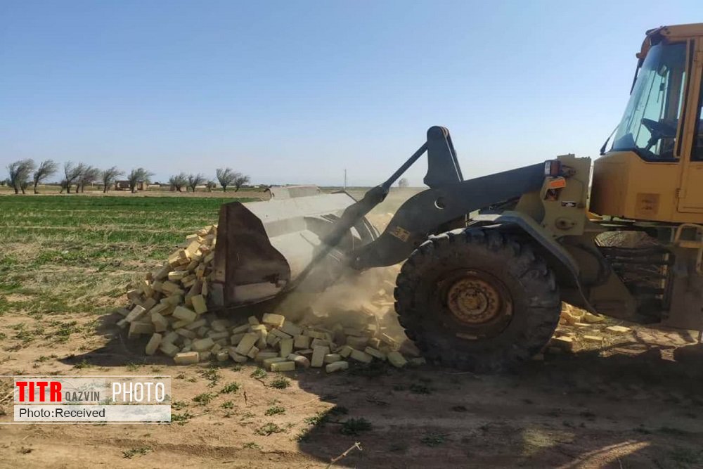 12 هزار مترمربع از اراضی کشاورزی شهرستان البرز آزادسازی شد