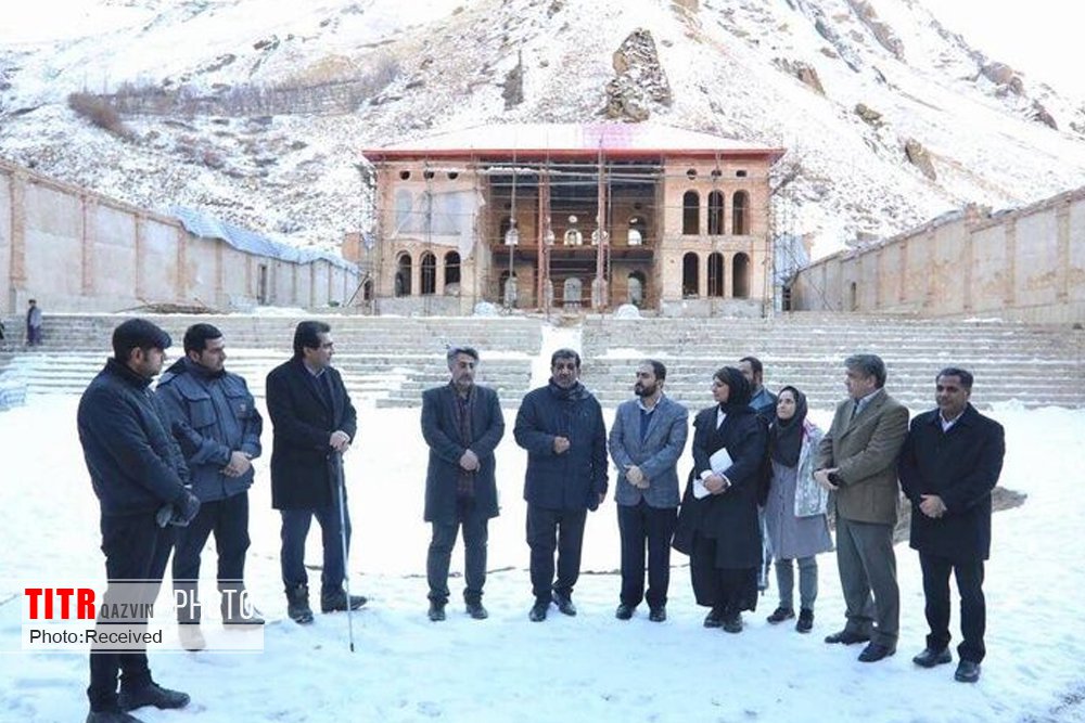 وزیر میراث فرهنگی از کاخ تاریخی ناصری کرج سرزده بازدید کرد