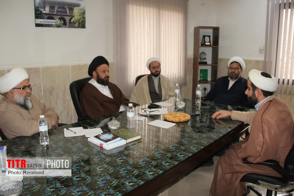 مصاحبه روحانیون و مداحان عتبات عالیات سه استان در قزوین