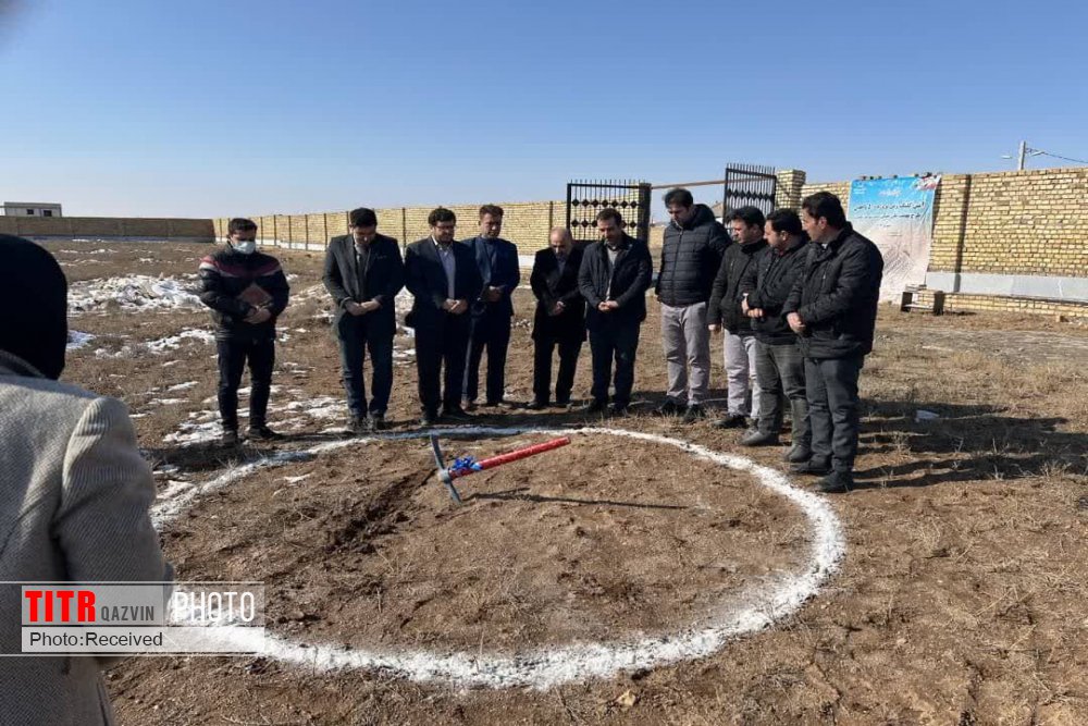 کلنگ پروژه جدید نهضت ملی مسکن در تاکستان به زمین زده شد