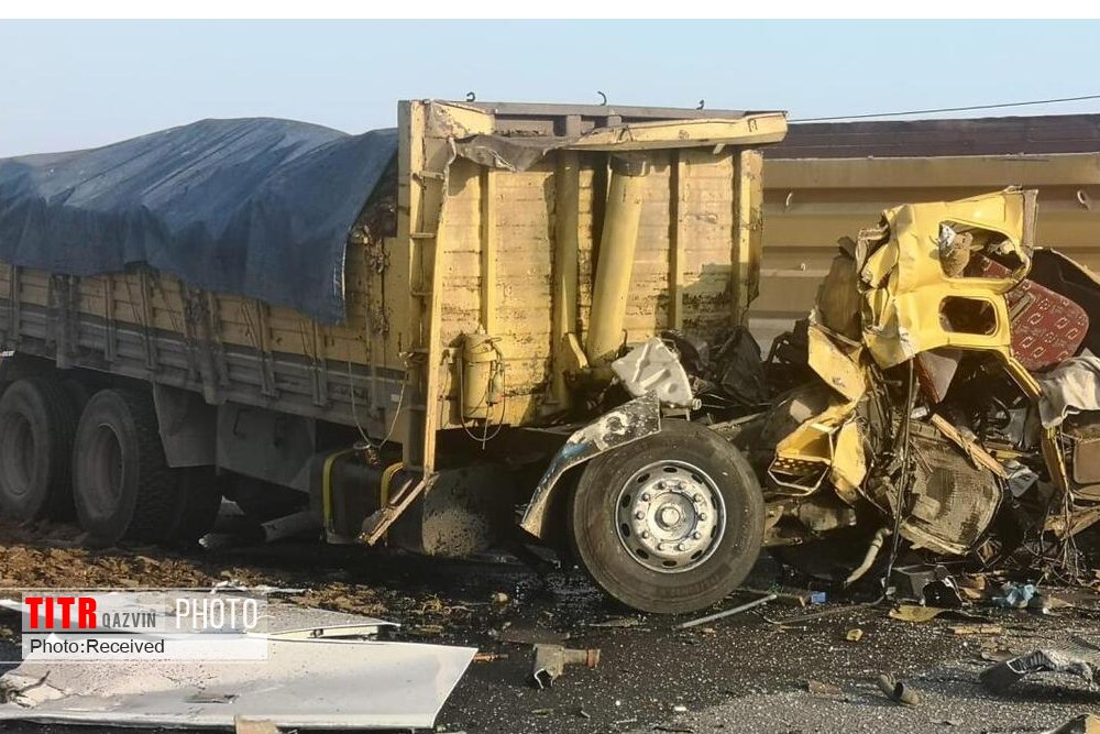 یک مصدوم بر اثر واژگونی کامیون در بوئین زهرا