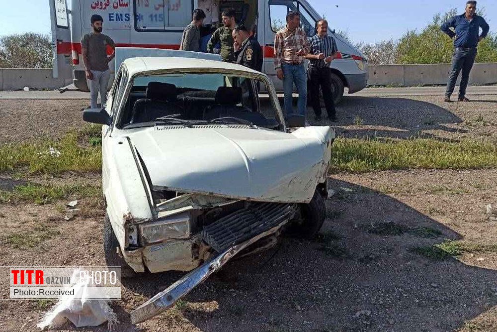 9 مصدوم بر اثر واژگونی خودروی پیکان در جاده تاکستان-قزوین