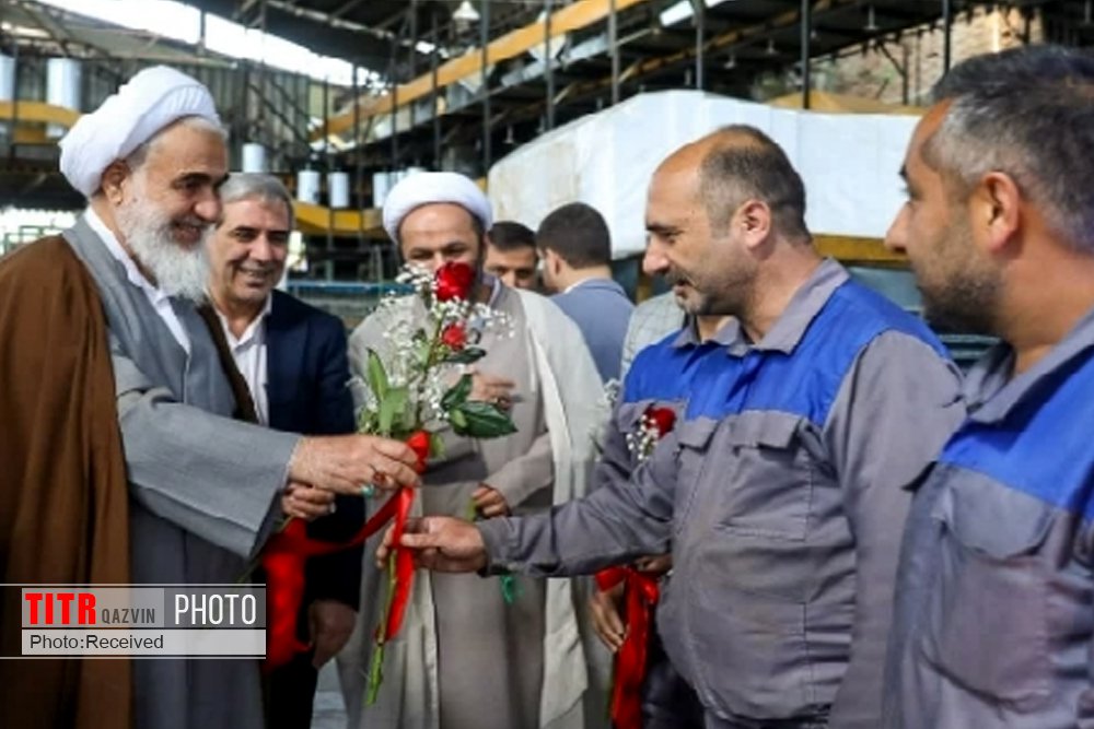 نماینده ولی فقیه از کارگران استان قزوین قدردانی کرد
